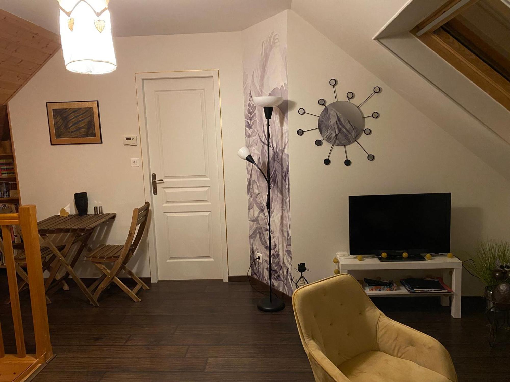 Chambre D'Hotes Proximite Circuit Prenois Екстериор снимка